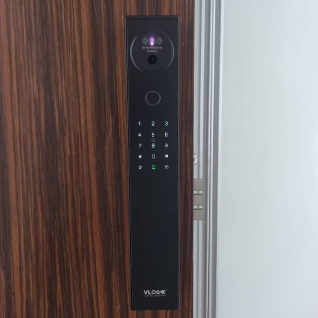 VLOCK V18F Smart Lock